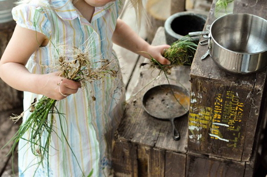 A photo from a Russian children's play site, perfectly capturing the fun of playing outside.